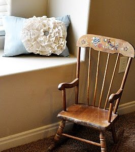 TUTORIAL: Antique Lace Ruffle Pillow thumbnail