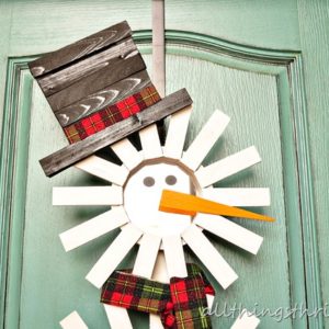 DIY Holiday Wreath {Sunburst Snowman} thumbnail