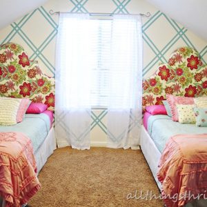 Basic plaid painted wall and a HUGE Sherwin-Williams SALE!! thumbnail