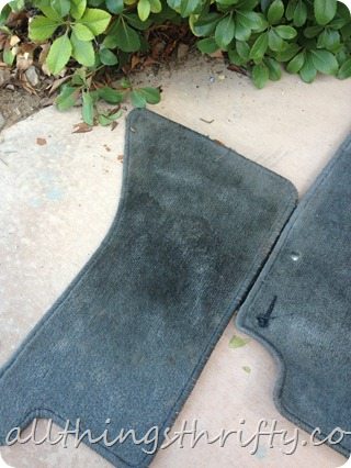 How to clean floor mats in your car