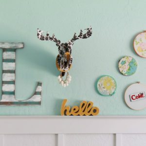 How to distress craft projects quickly and easily {by Kelli from Lolly Jane} thumbnail