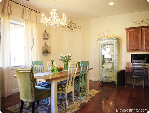 cottage style dining room