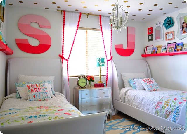 girl's coral and turquoise bedroom