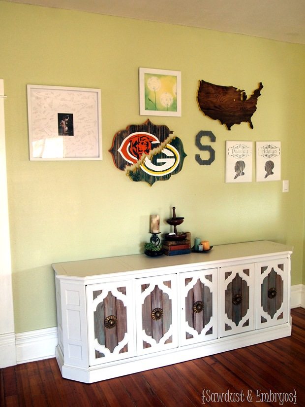 DIY Bracket-Shaped 'House Divided' Sign {Sawdust and Embryos}