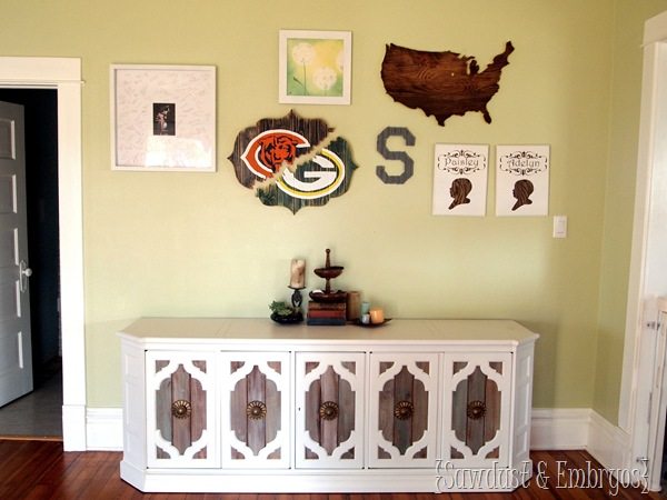 DIY Bracket-shaped 'broken' HOUSE DIVIDED sign! {Sawdust and Embryos}