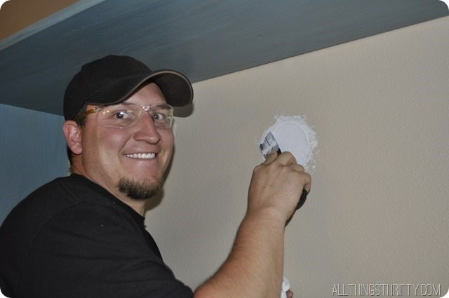 how-to-plaster-a-hole-in-the-wall