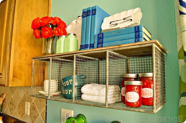 kitchen-shelf-decor