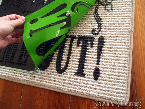 Using Vinyl as a Stencil on a Rug {Sawdust and Embryos}