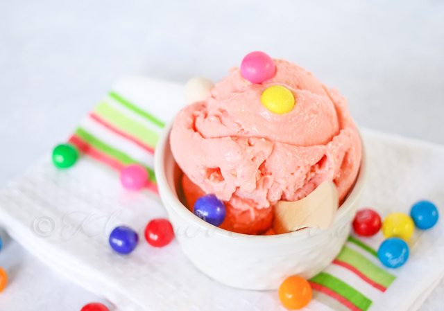 Bubblegum Frozen Yogurt by Gina @ Kleinworth &Co.