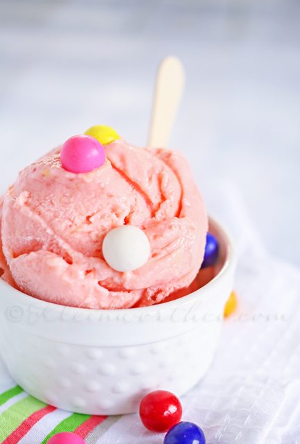 Bubblegum Frozen Yogurt by Gina @ Kleinworth &Co.