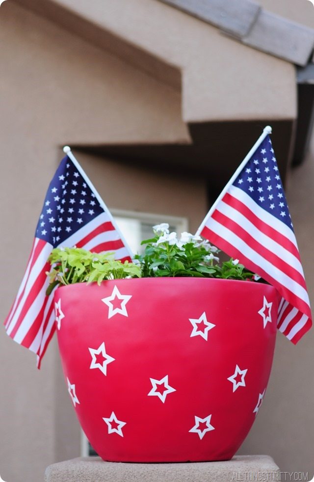 Red-white-and-blue-outdoor-decor-ideas