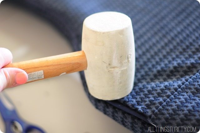 how-to-finish-the-sides-of-an-upholstered-chair-with-ply-grip (1)