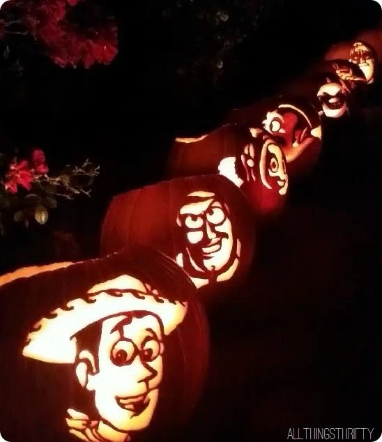 pumpkin-carving-display