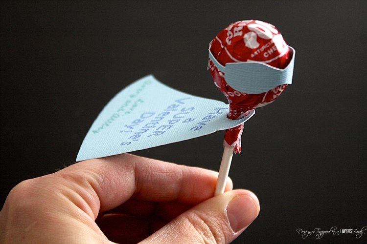 HOW CUTE!  These DIY hero tootsie pop Valentines are sure to be popular with your kid's friends!  Full tutorial by Designer Trapped in a Lawyer's Body for All Things Thrifty.