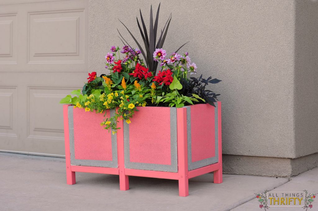 Coral outdoor Plant box