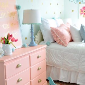 Second Hand Farmhouse Bedroom Makeover thumbnail
