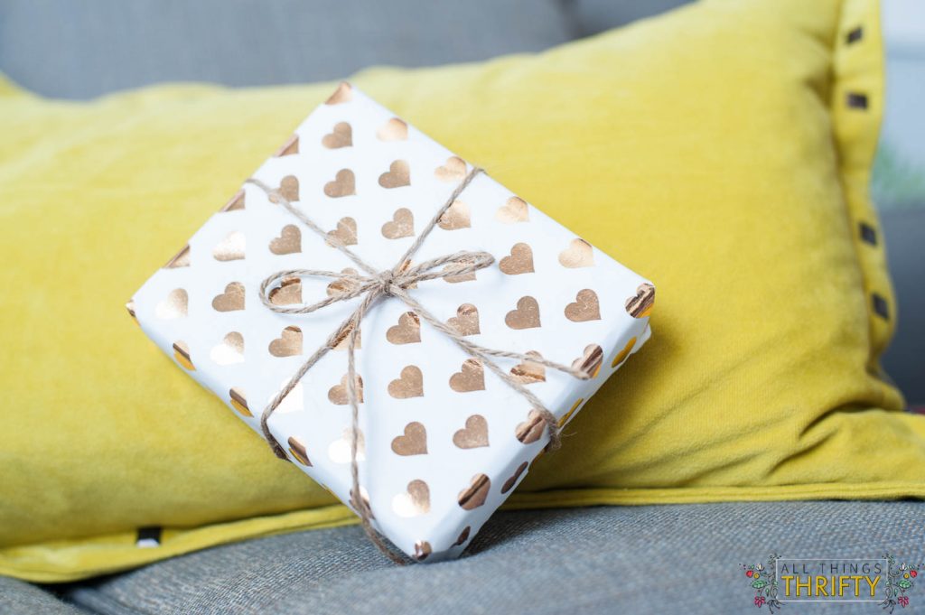 diy-Gold-Foil-wrapping-paper