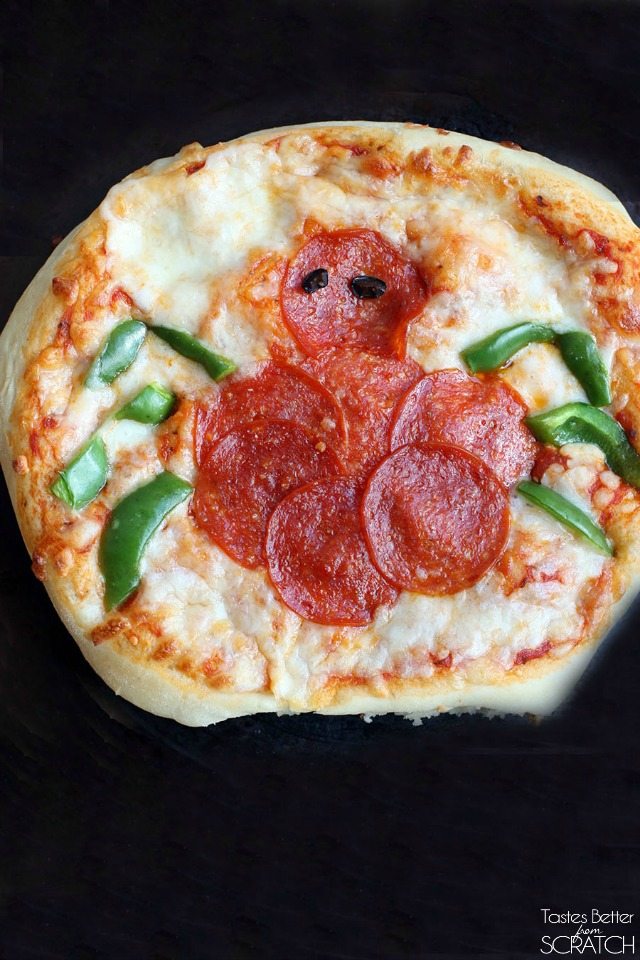 Mini_Halloween_Pizzas3