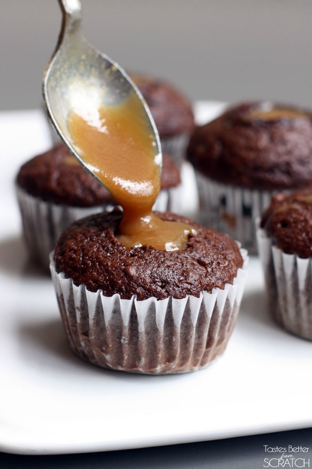 Caramel_Filled_Chocolate_Cupcakes