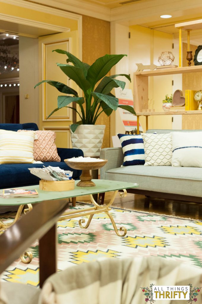 Blush Yellow Navy Living Room Space At Snap For Rustoleum All Things Thrifty