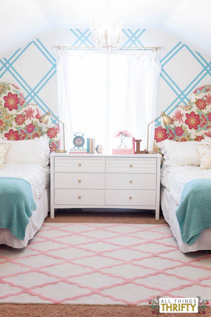 Girls' Tween Bedroom Ideas Pink and Turquoise and Gold-16