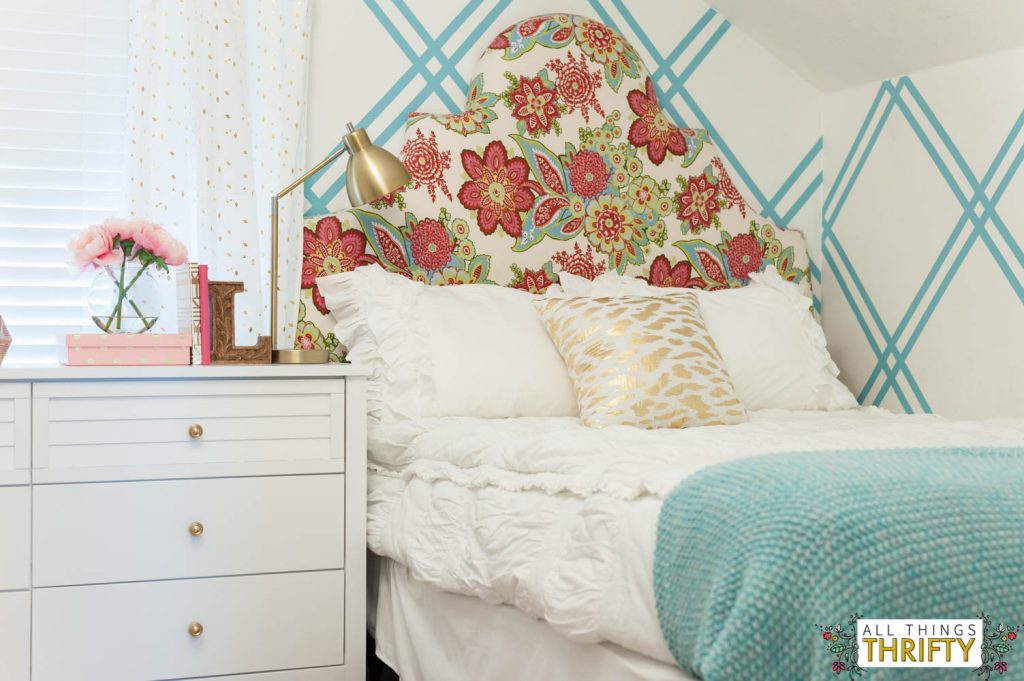 Girls' Tween Bedroom Ideas Pink and Turquoise and Gold-3