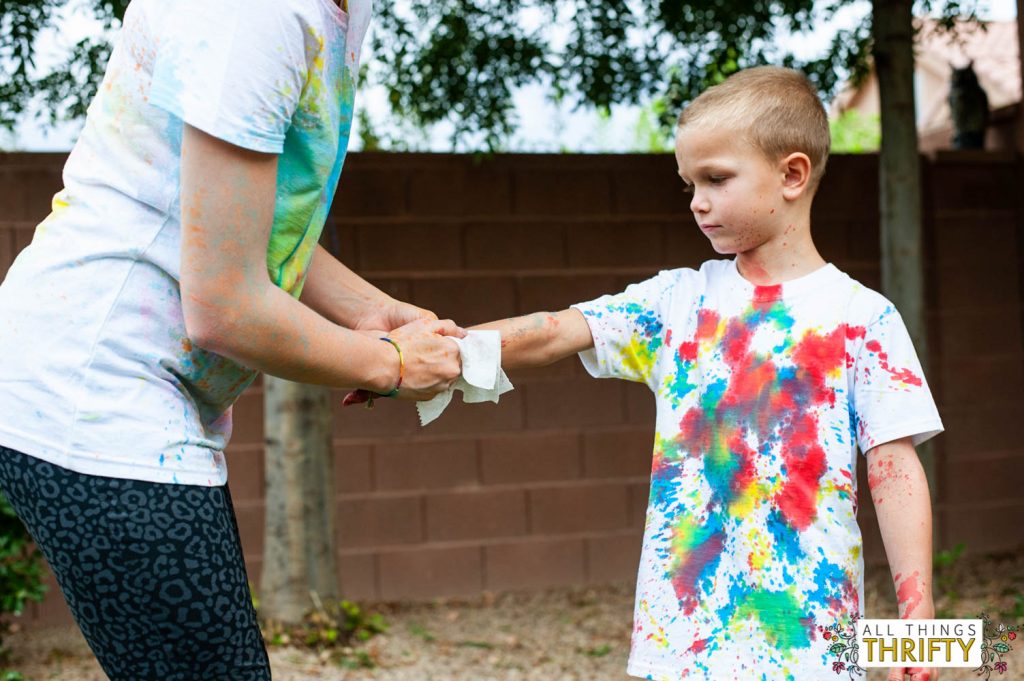 Kids Messy Craft Ideas Painting T-shirts with squirt guns-22