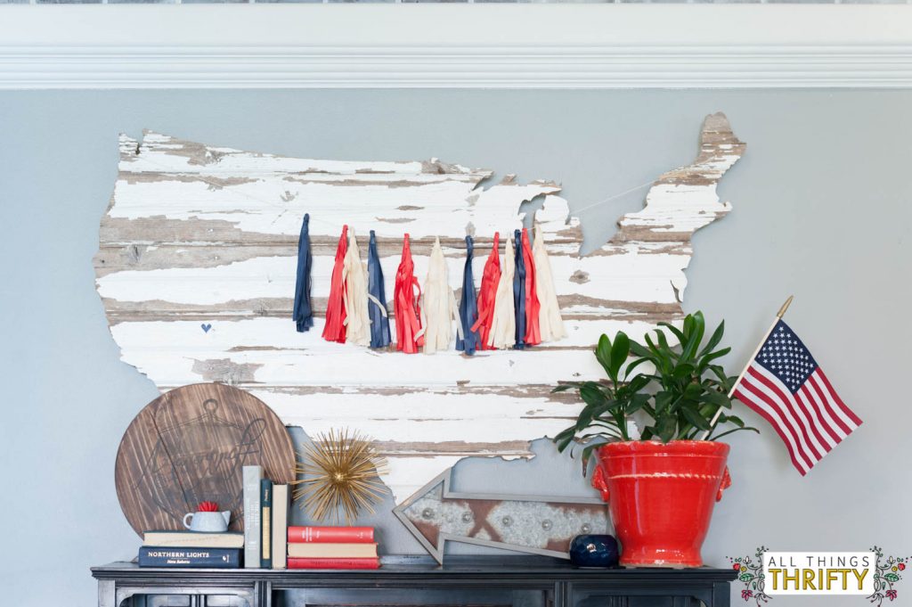 Red, White, and Blue Patriotic Decor Ideas-13