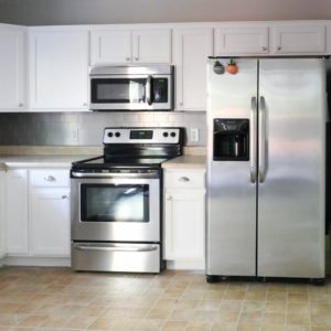 Jo’s House: The Kitchen with a Shiny New Backsplash thumbnail