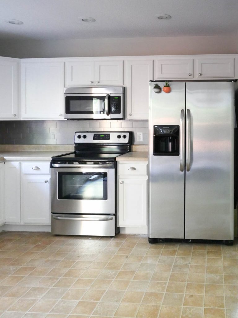 Jo's House: The Kitchen with a Shiny New Backsplash