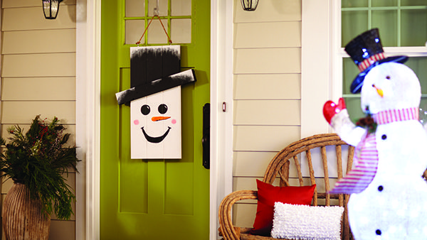 dih_16_seasonaldoorhanger_beauty_snowman_edited