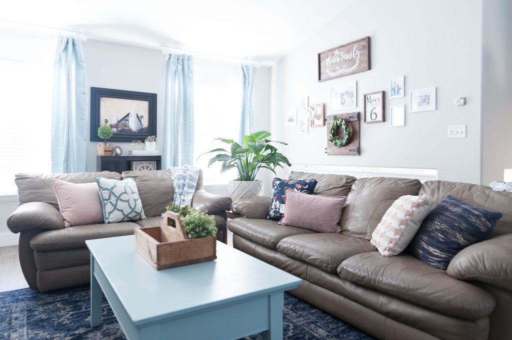 Pink, navy blue, and aqua living room decor-14