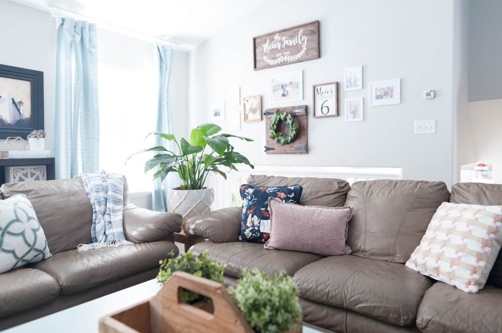 Pink, navy blue, and aqua living room decor-16