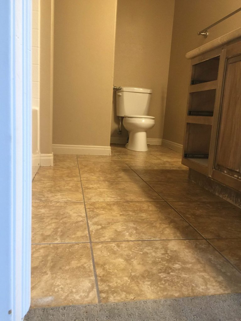Grey, white, and Turquoise bathroom decor ideas-15