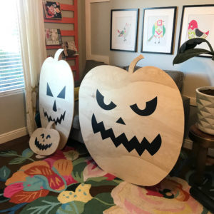 DIY Outdoor Halloween and Harvest Decor Ideas thumbnail