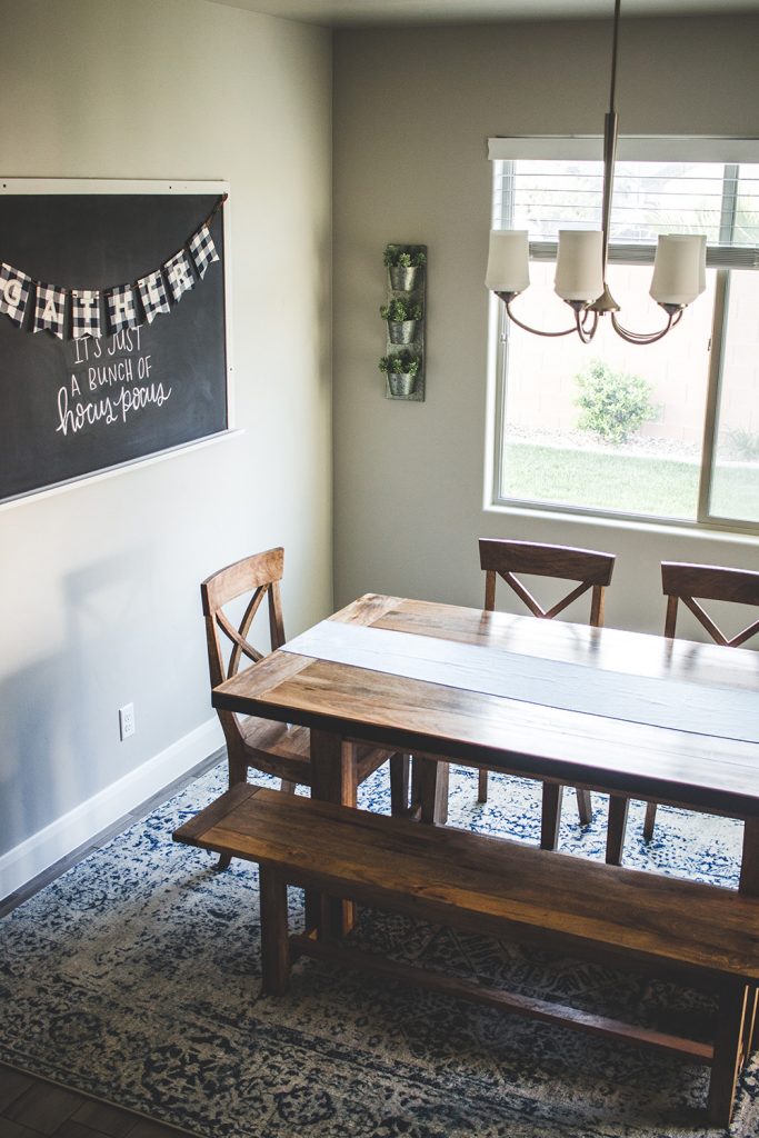 Table runners are one of the most simple ways to add a pop of color to your kitchen! I made mine from some left over fabric and my favorite dye. 