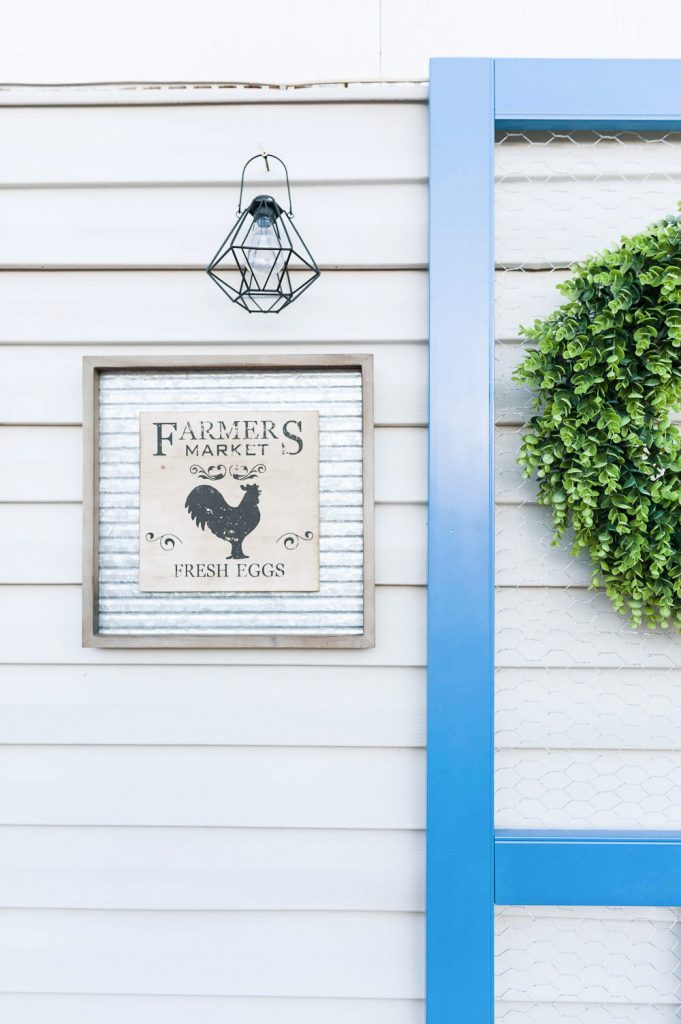 Chicken Coop Decor! – Lizzy & Erin