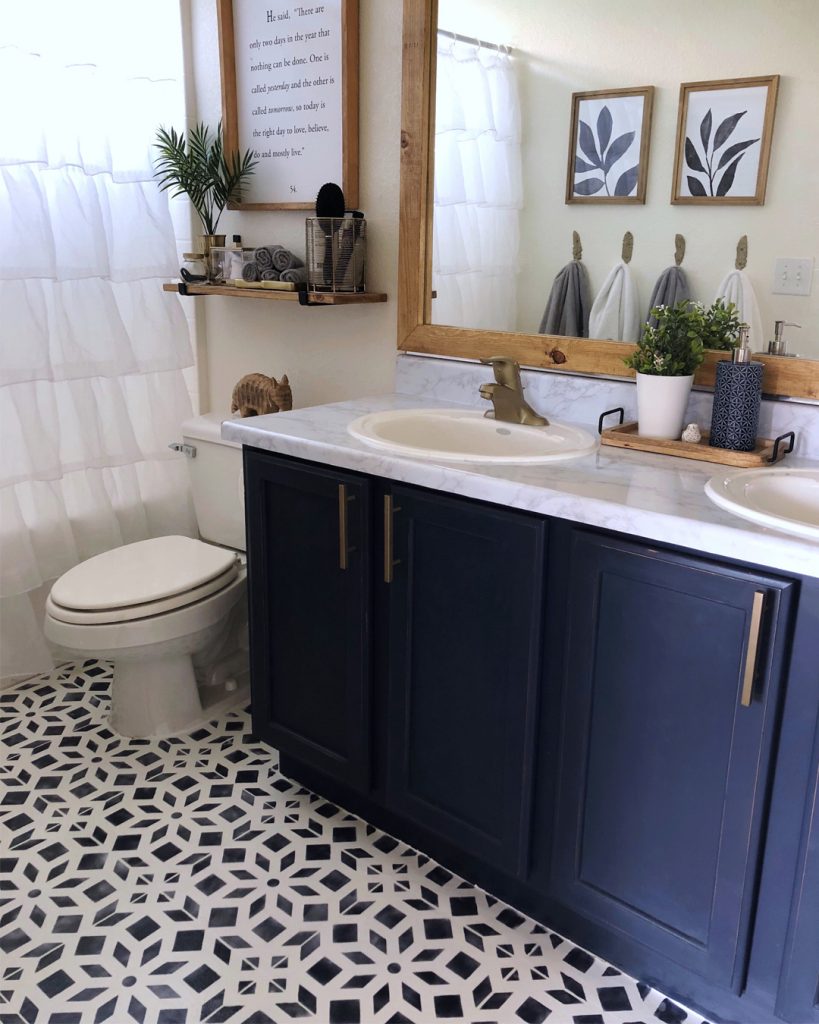 Bathroom Makeover Phase 2--Chalk Painted Linoleum Floors