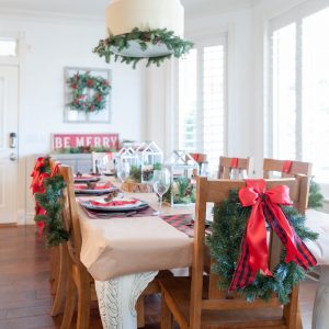 7 Affordable Christmas Tablescape Ideas thumbnail