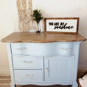 How to White Wash a Dresser with Chalk Paint thumbnail